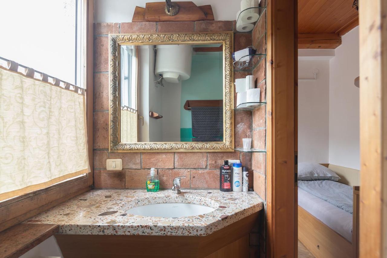 Cozy, Bright And Affordable Single Studio - Free Parking Ljubljana Luaran gambar
